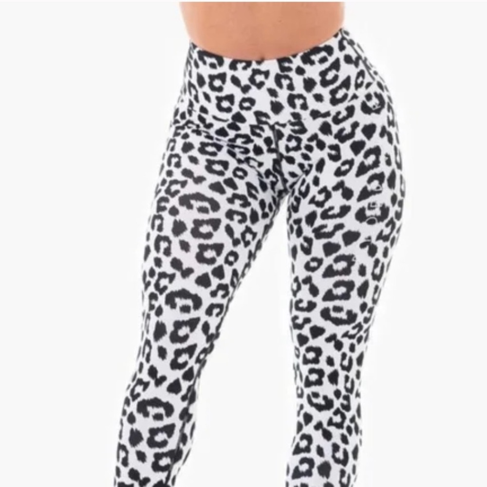 Women’s Ryderwear White Cheetah Print Leggings -Small High Waisted Scrunch Booty